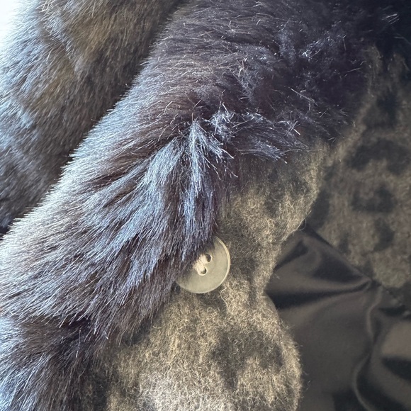 Women's XHILARATION Black Gray Animal Print/Fur Collar Coat Size Medium - Picture 6 of 8